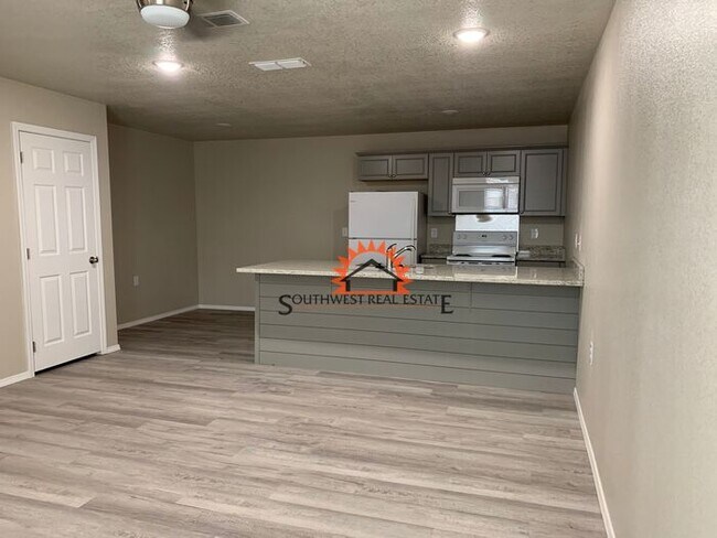 Building Photo - Brand New 3 bedroom 2 bath apartment