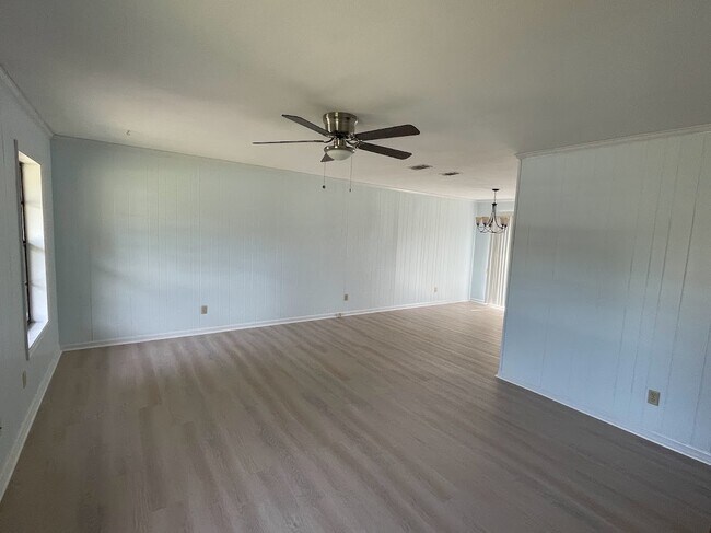 Foto del edificio - 113 Jackson Dr