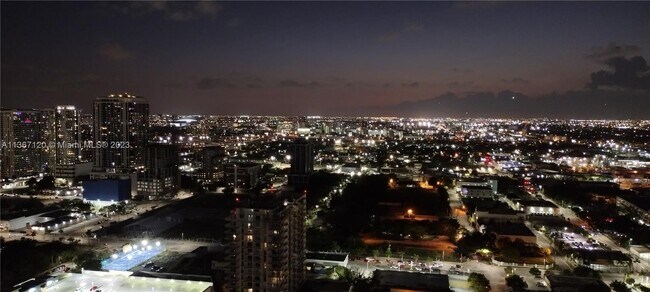 Foto del edificio - 1900 N Bayshore Dr