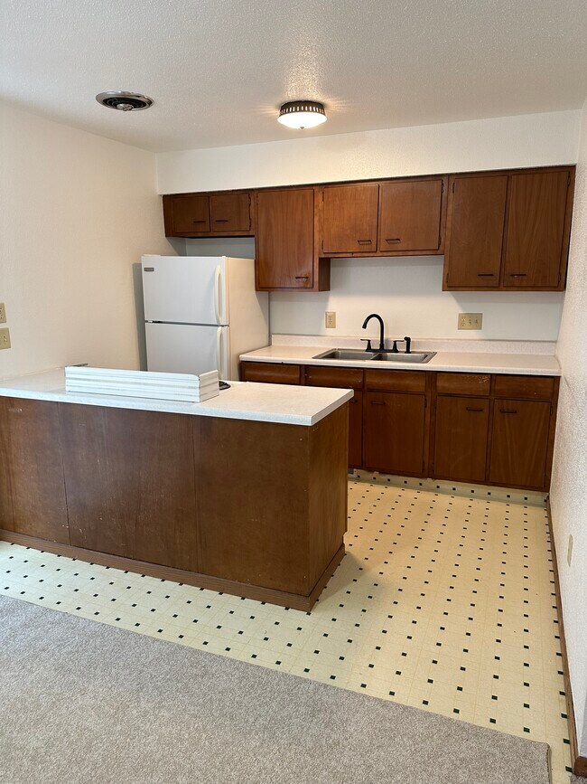 Kitchen - 2201 Kennedy Ave