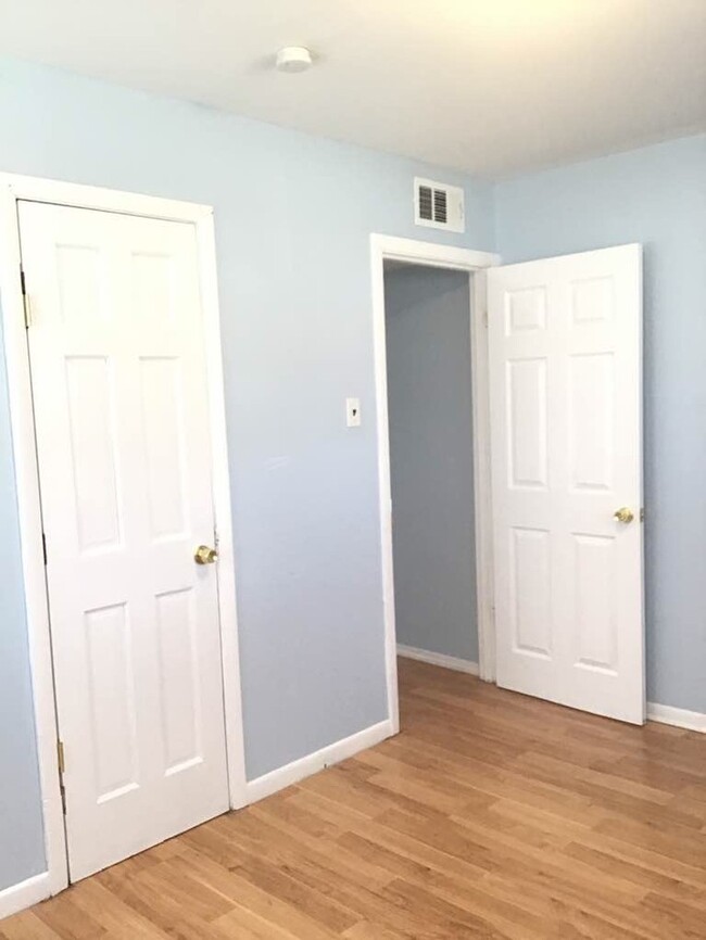 Foto del edificio - 9126 Loganberry Ln