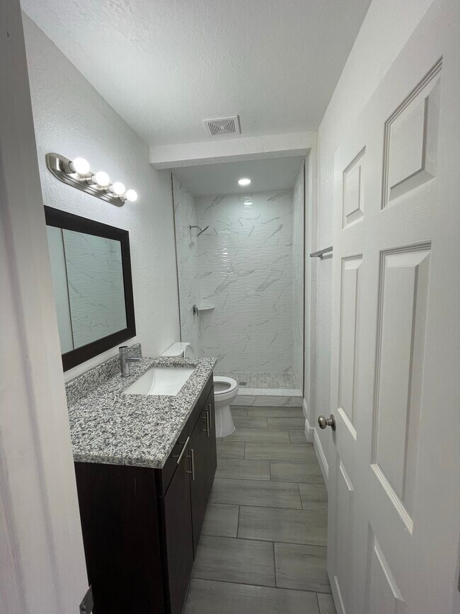 Building Photo - 7722 Downing Cir