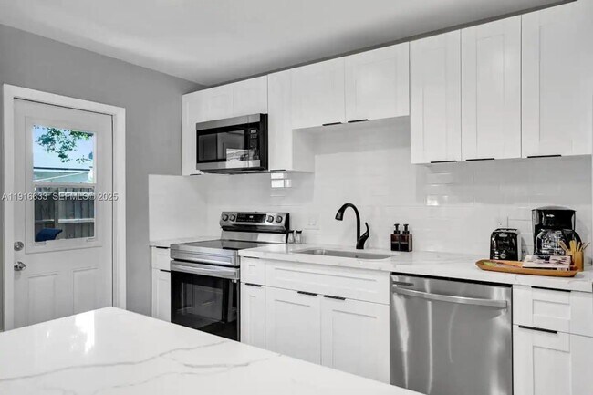 Foto del edificio - 1573 NE 30th Ct