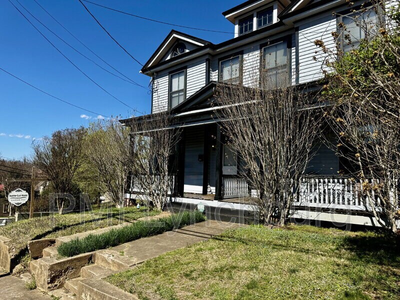 Primary Photo - 1316 Harrison St