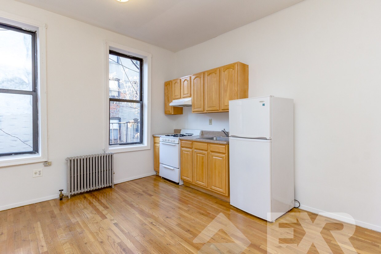 Primary Photo - 350 Bedford Ave