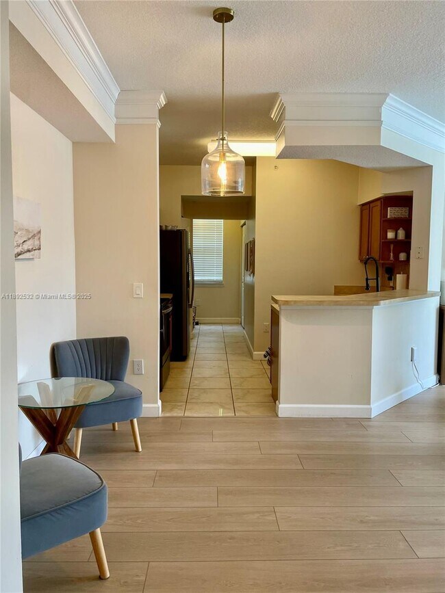 Foto del edificio - 4202 Myrtlewood Cir E