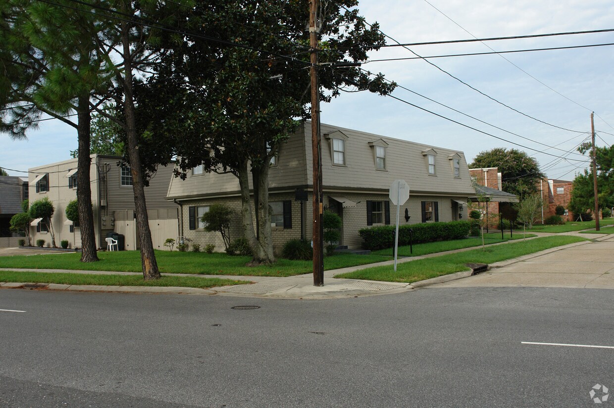 Primary Photo - 3424 Transcontinental Dr