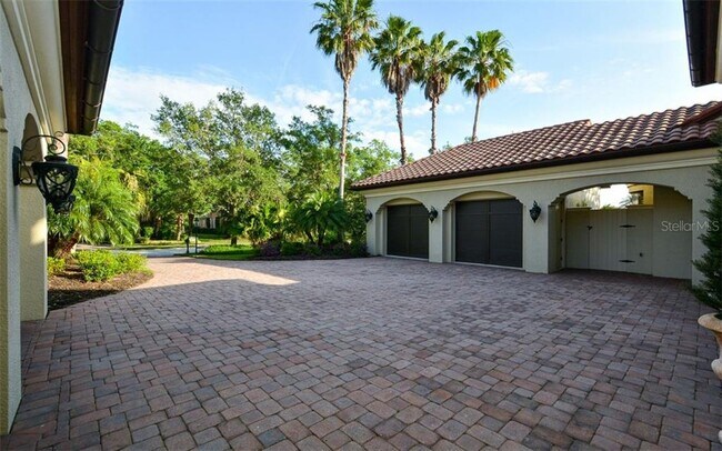 Building Photo - 4009 Founders Club Dr