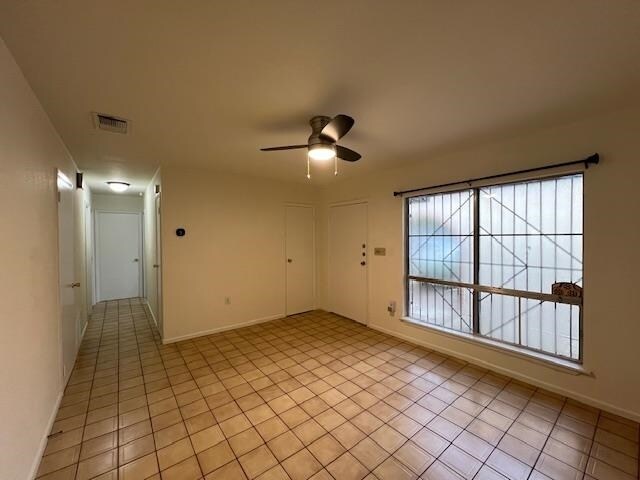 Foto del edificio - 4221 Logan Ave