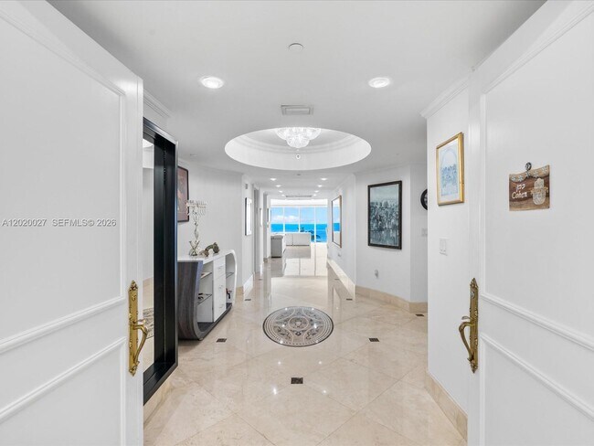 Building Photo - 18911 Collins Ave