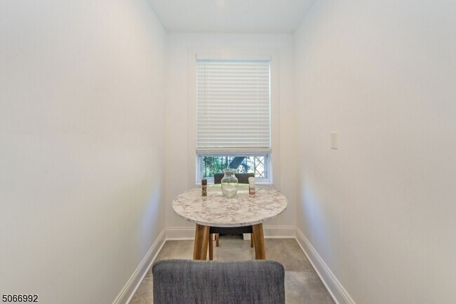 Foto del edificio - 376 Claremont Ave