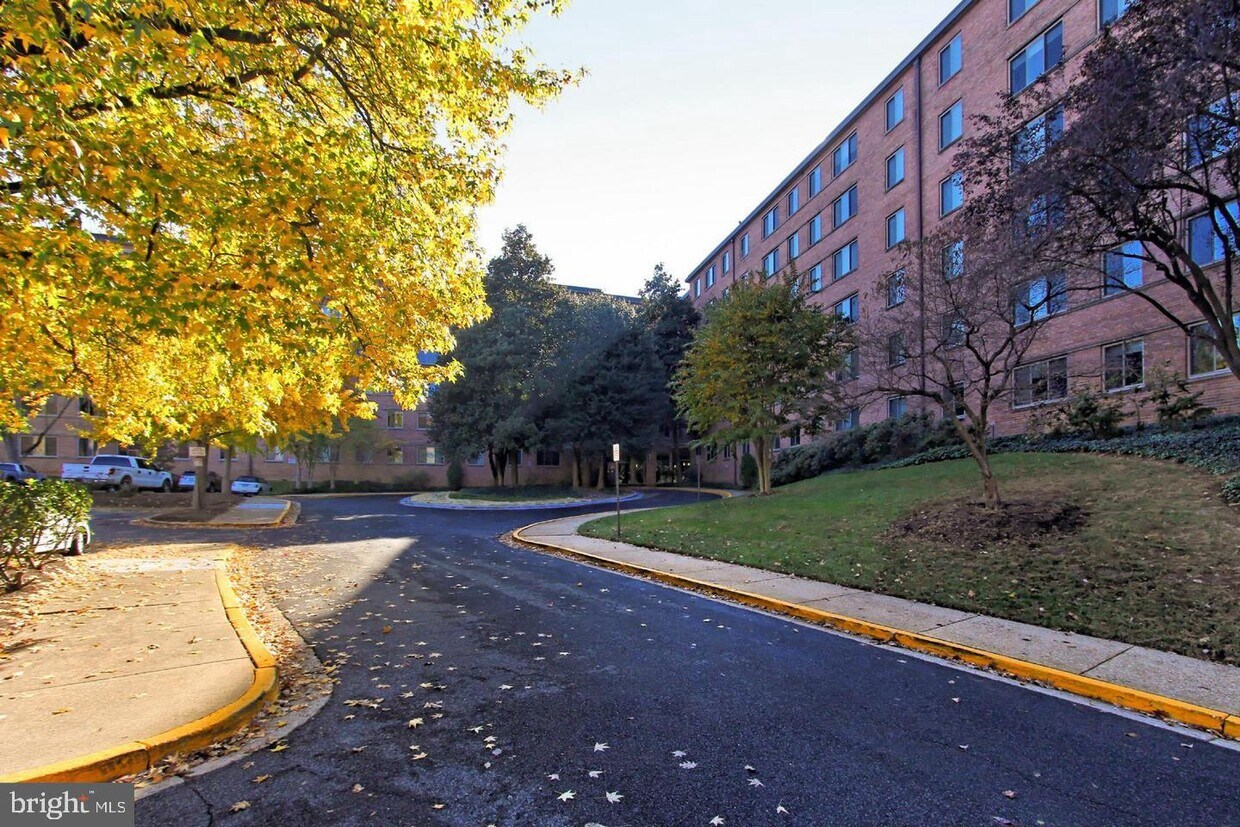 3000 Spout Run Pkwy Unit C302, Arlington, VA 22201 Apartment for Rent