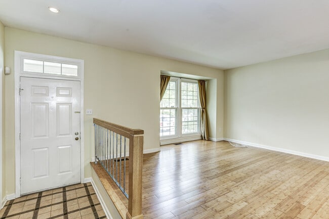 Building Photo - 2021 Hickory Hill Ln