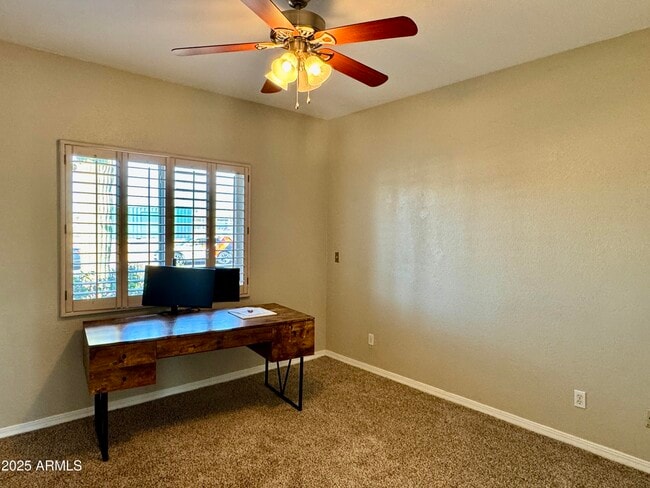 Building Photo - 5825 E Nisbet Rd