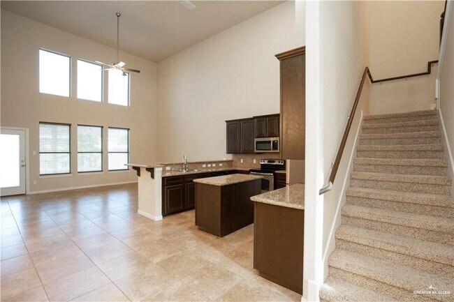 Building Photo - 4008 Revilla St