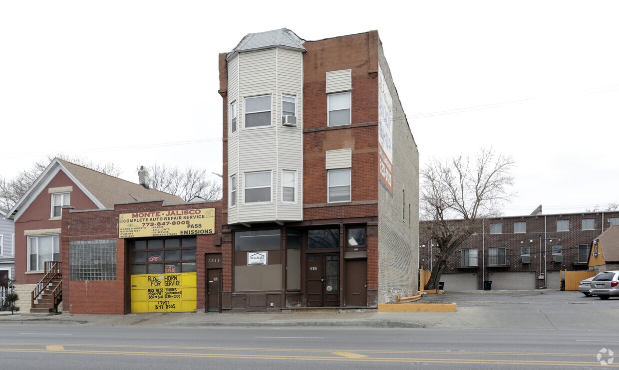 Building Photo - 3613 S Archer Ave