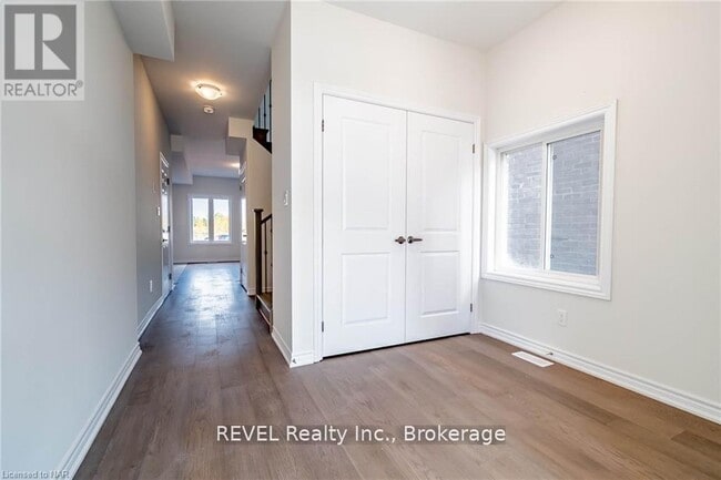Building Photo - 77 Renfrew Trl