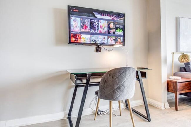 Photo du bâtiment - 155 Yorkville Ave