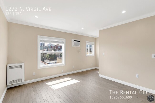 Building Photo - Updated 1 Bed/1 Bath | Top Floor Unit | Pr...