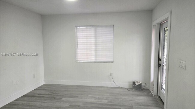 Foto del edificio - 4952 NW 21st Ave