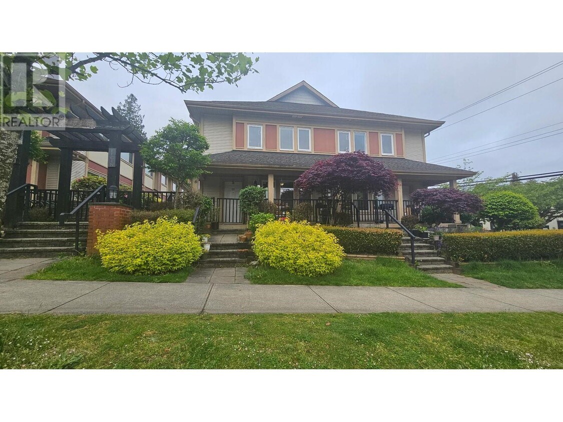 Photo principale - 6481-6481 Elgin Ave