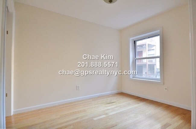 Building Photo - 440 Third Ave
