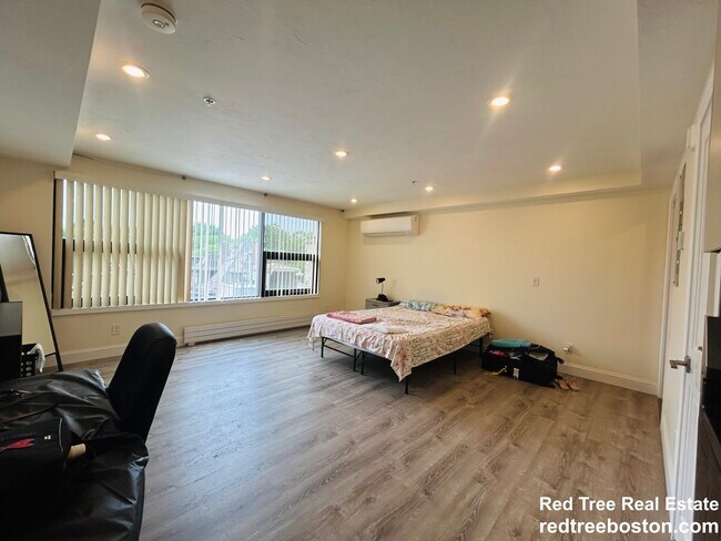 Photo - 1028a Commonwealth Ave Apartment