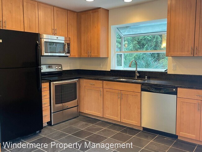 Building Photo - 2 br, 2 bath House - 9319 NE Midway Avenue