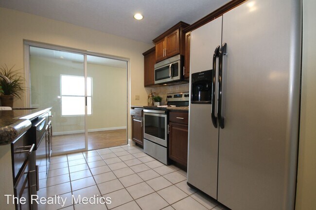 Building Photo - 3 br, 2 bath House - 2965 Poplar Ave
