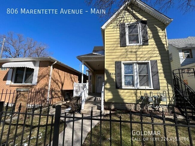 Building Photo - 3 Bedroom Plus Den - Main Floor of Duplex in Walkerville