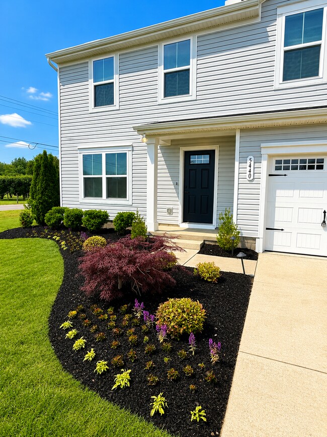 Foto del edificio - Like-New 4BR Home in Christiana | Open Floor Plan + Large Backyard!