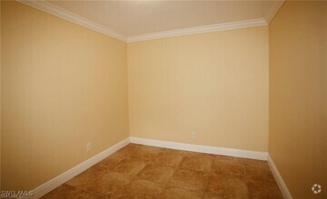 Building Photo - 2865 Winkler Ave