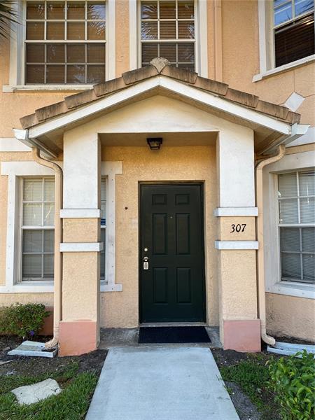 Foto principal - 307 Belmont Ln