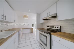 Building Photo - 3 br, 2.5 bath House - 8825 Harding Ave # 2
