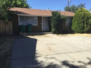 Building Photo - 1215 Virbel Ln