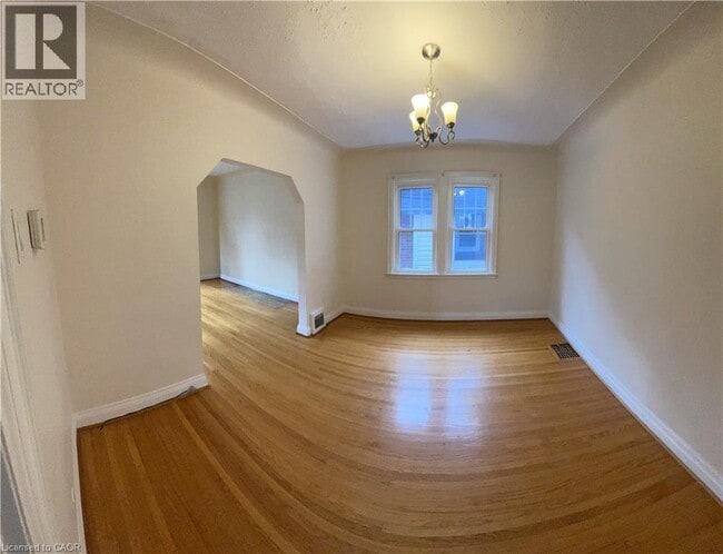 Photo du bâtiment - 111 Ottawa St S