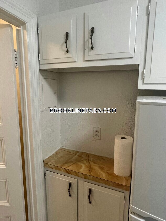 Primary Photo - 1223 Beacon St.