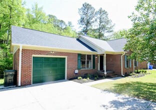 Building Photo - 5050 Summer Ridge Rd