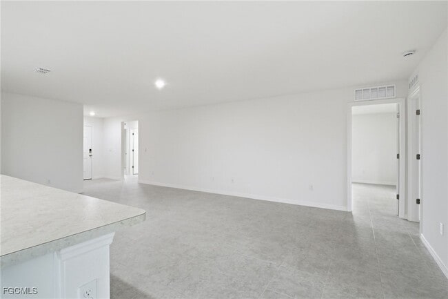 Building Photo - 3418 20th St SW