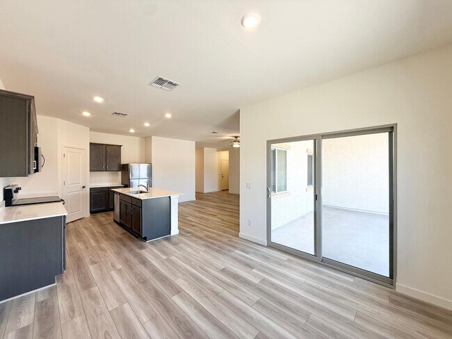 Foto del edificio - 634 W Red Hawk Ct