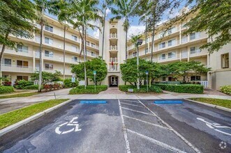 Building Photo - 3600 Oaks Clubhouse Dr