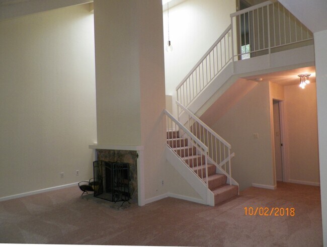 Building Photo - 14 Arrowhead Ln