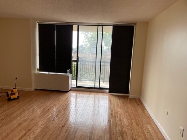 Building Photo - 60 Longwood Ave