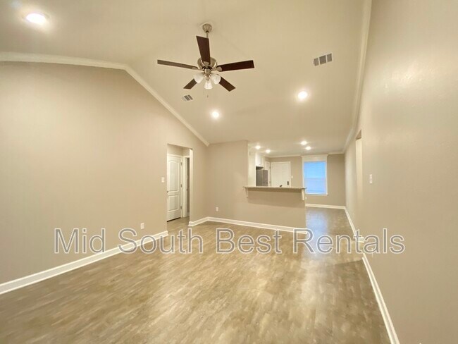 Foto del edificio - 102 Magnolia Ct