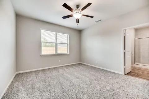 Foto del edificio - 629 Harbor Oaks Dr