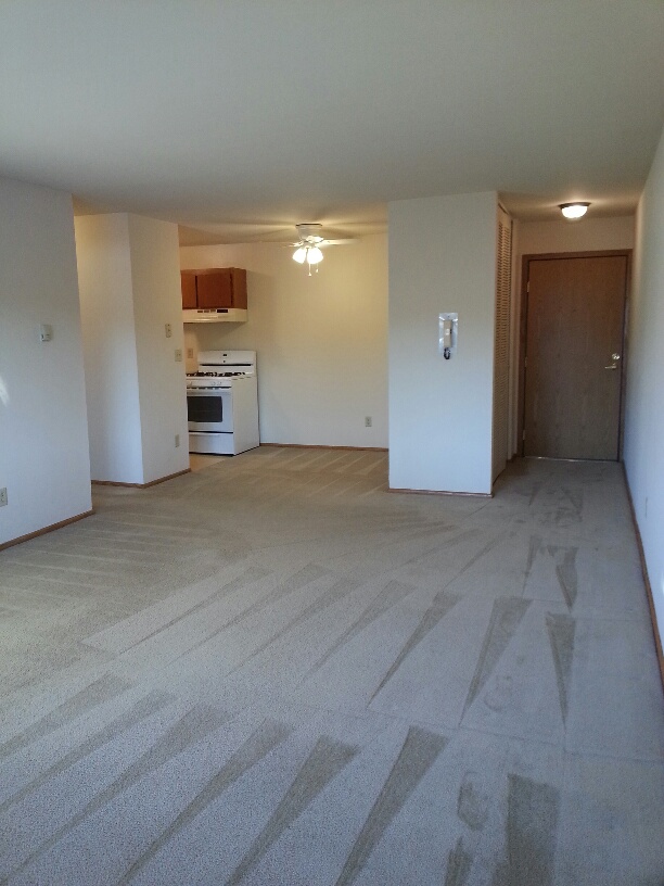 Dining area - Graceland Garden Apartment Homes