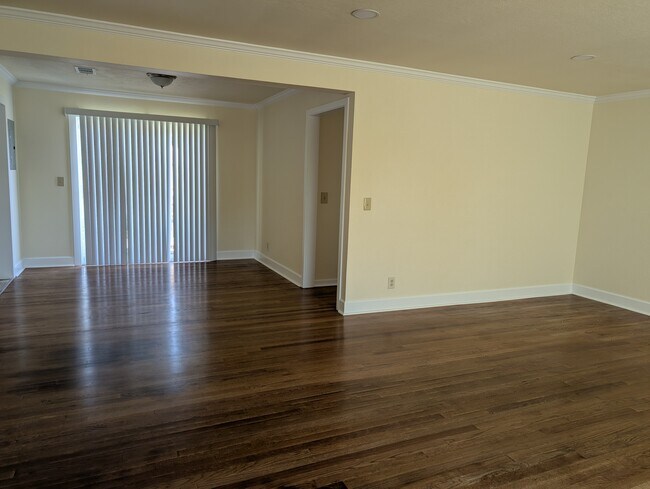 Foto del edificio - 3785 G St