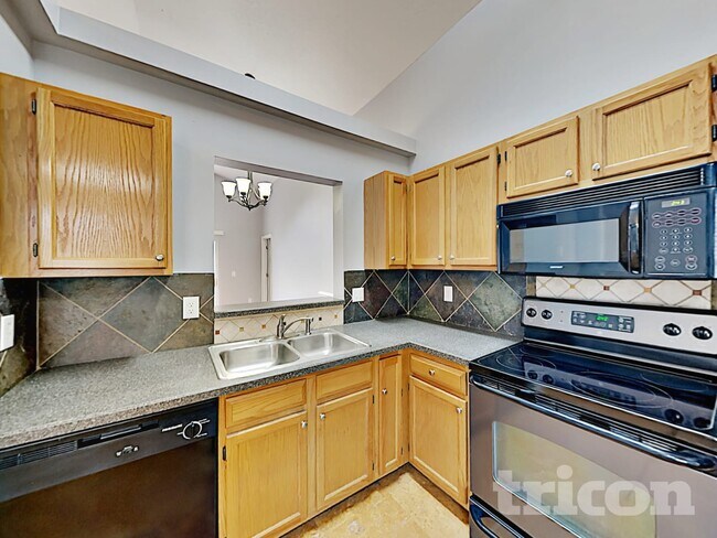 Building Photo - 331 Riunite Cir