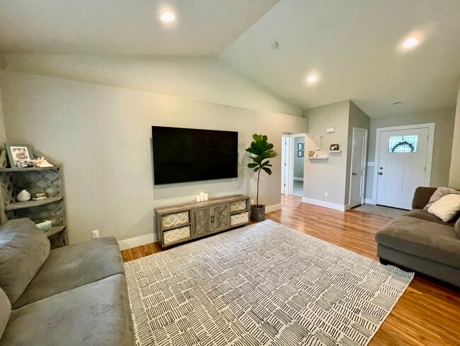 Living Room - 627 N 3rd St