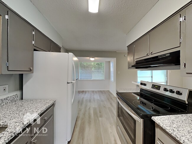 Foto del edificio - 4155 Yale Rd